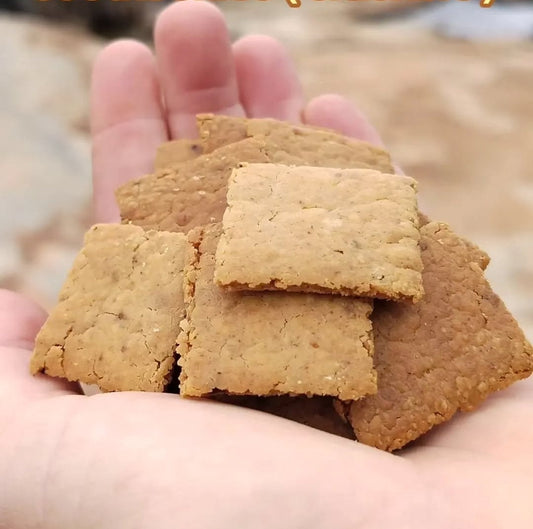 Oorskiet Suurdeeg Soutkoekies ('Crackers')